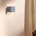 Cromia design væglampe lille kubeformet led lampe af cement farverig 