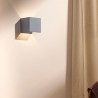 Cromia design væglampe lille kubeformet led lampe af cement farverig 
