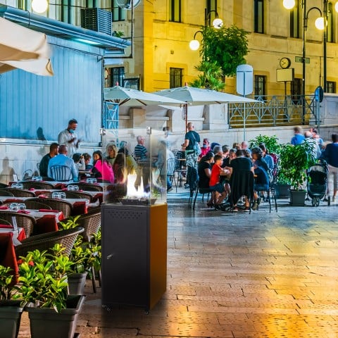 Gas havefyr, udendørs pejs, terrasse, bar, restaurant Etna