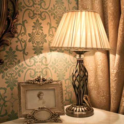 Bordlampe i klassisk stil med stofskærm Grace Maytoni