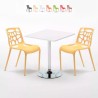 Cocktail hvid cafebord sæt: 2 Gelateria farvet stole og 70cm kvadratisk bord Mængderabat