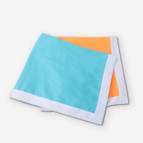 Strandhåndklæde i mikrofiber med 2 lommer til Santorini og Italia solsenge Kampagne