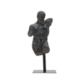 Buste af mand i sort harpiks, skulptur Ercole Kampagne
