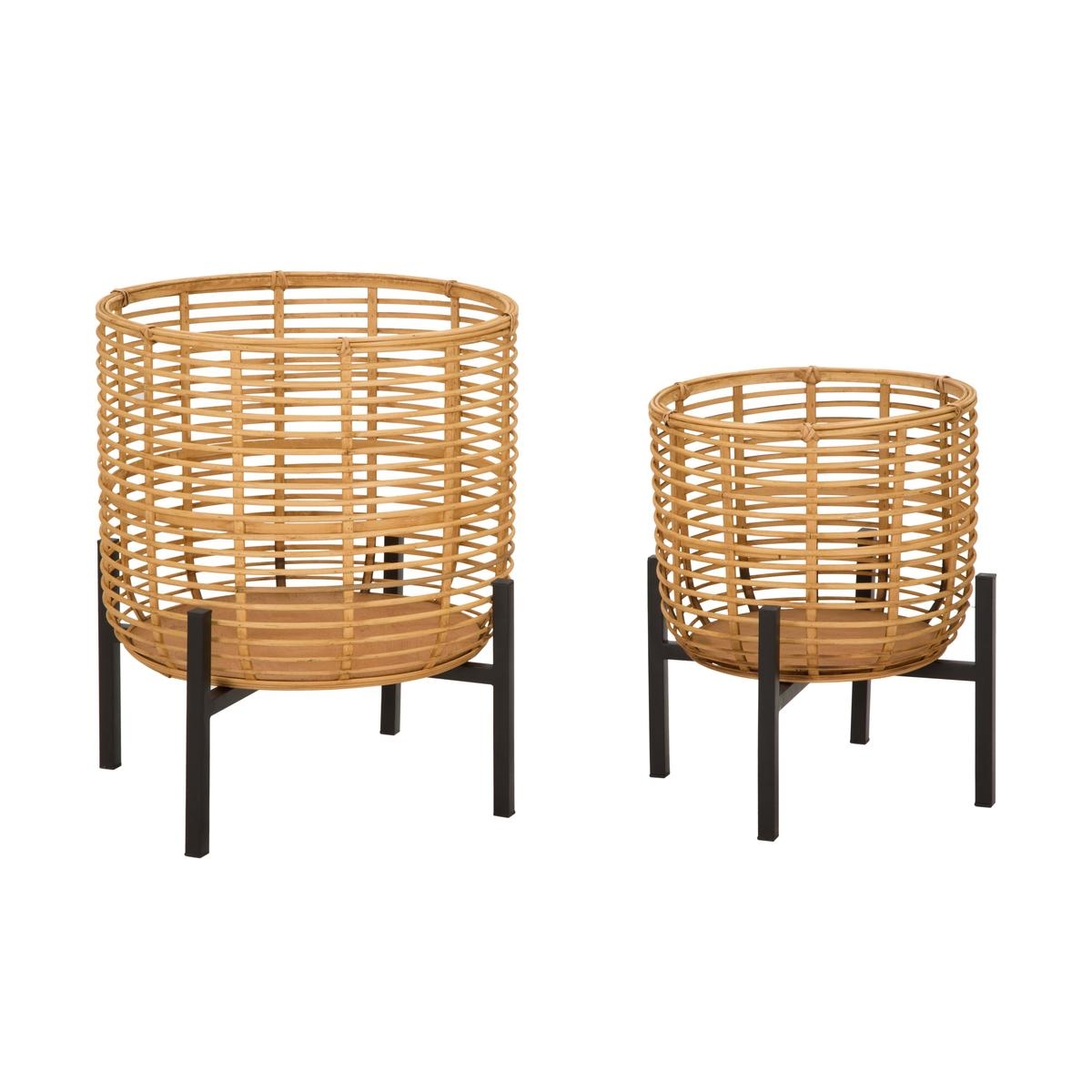 Sæt med 2 runde rattan-plantestativer med sort metalstander Zeyok Kampagne Sæt med 2 runde rattan-plantestativer med sort metalstander Zeyok Kampagne