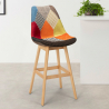 Chick design patchwork høj barstol med ryglæn i stofbetræk med træben På Tilbud